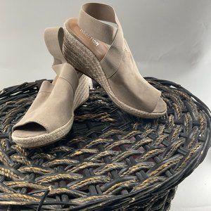 Kenneth Cole Reaction Cara Beige Suede Wedge Heel Sandals Size 9